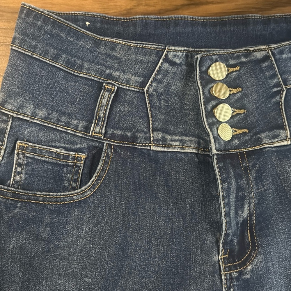H&Y Women’s High-Waisted Blue Denim Jeans - Picture 3 of 7